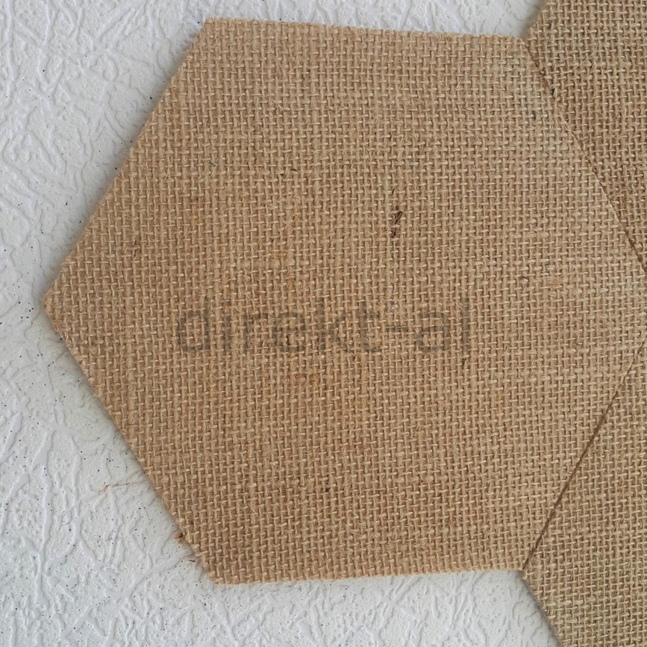 JÜT KUMAŞ KAPLI ALTIGEN  LEVHA ARKASI YAPIŞKANLI 5 Lİ SET 18,5 cm x 21,5 cm